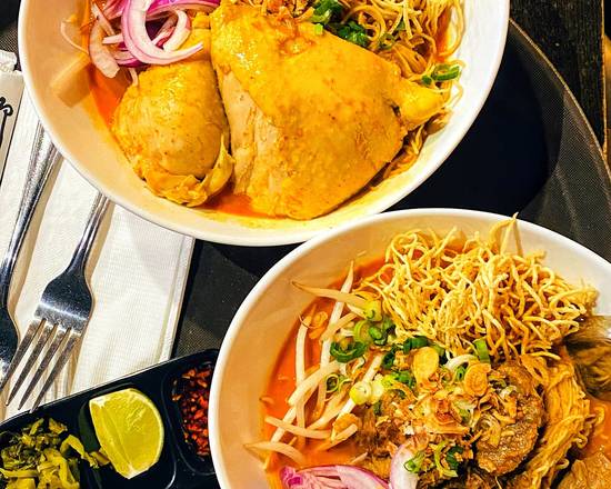Khao Soi Chicken (ข้าวซอยไก่)